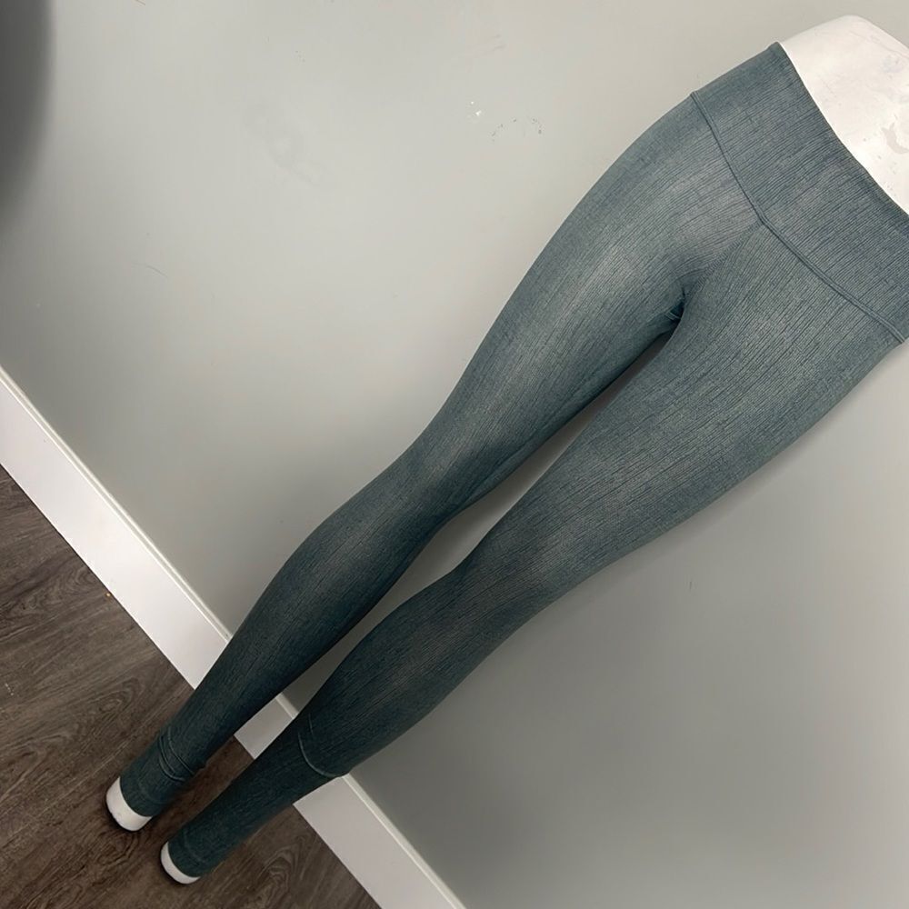 Lululemon size 2 leggings